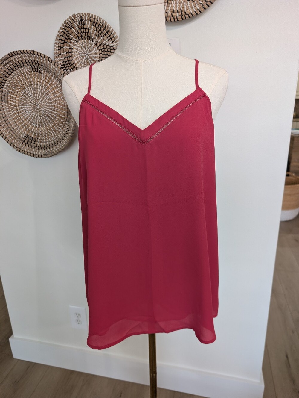 Loft Outlet Magenta V-Neck Crochet Trim Chiffon Cami Tank Top Medium